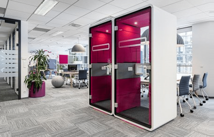 An all-in-one acoustic office pod hushHybrid 